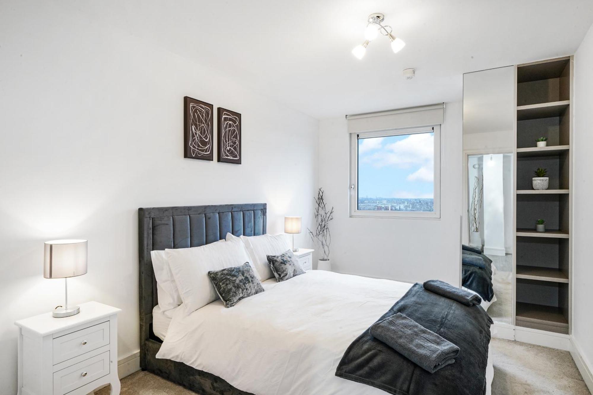 Luxury Apartment With Stunning Views On 10Th Floor Edgware Dış mekan fotoğraf