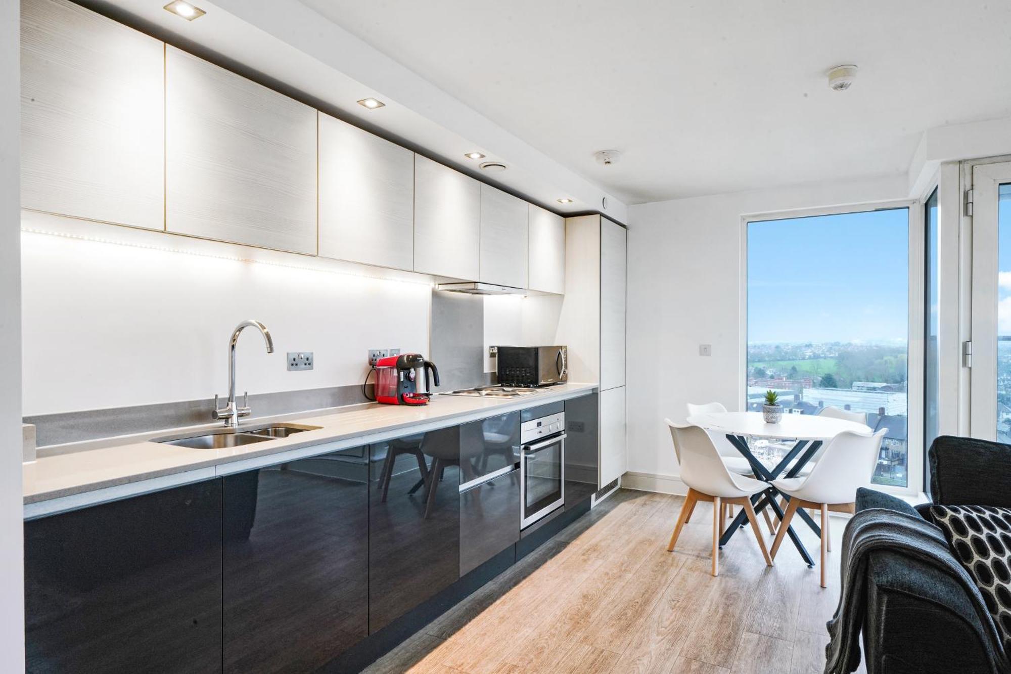 Luxury Apartment With Stunning Views On 10Th Floor Edgware Dış mekan fotoğraf